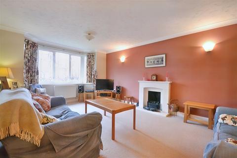 2 Barley Way, Linton, Cambridge, CB21 4YN