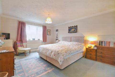 2 Barley Way, Linton, Cambridge, CB21 4YN