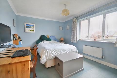2 Barley Way, Linton, Cambridge, CB21 4YN