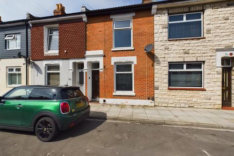 2 bedroom terraced house to rent, Station Road, Portsmouth PO3