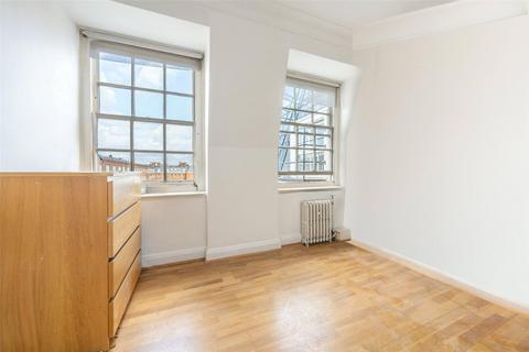 Studio to rent, Eyre Court, 3-21 Finchley Road, London, NW89TT