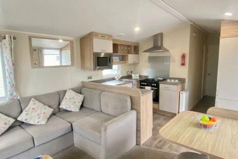 2 bedroom static caravan for sale, Felixstowe Beach, , Walton Avenue IP11