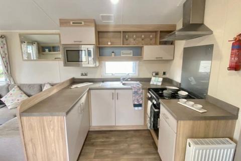 2 bedroom static caravan for sale, Felixstowe Beach, , Walton Avenue IP11