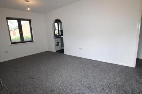 Triplex to rent, Forsyth Court, Badgers Close, Harrow