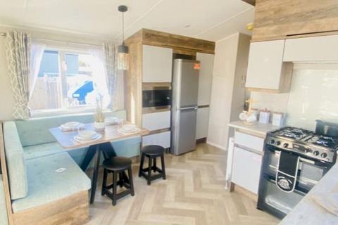 2 bedroom static caravan for sale, Felixstowe Beach, , Walton Avenue IP11