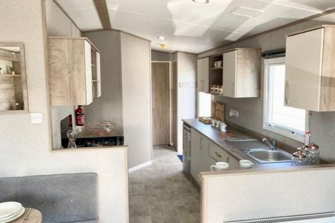 2 bedroom static caravan for sale, Felixstowe Beach, , Walton Avenue IP11