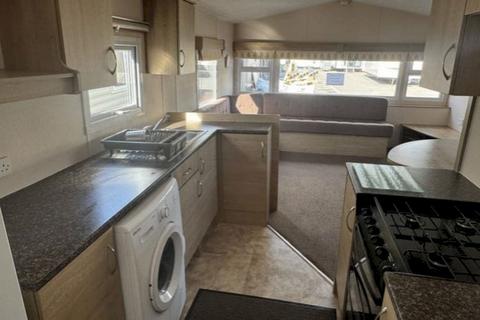 2 bedroom static caravan for sale, Felixstowe Beach, , Walton Avenue IP11