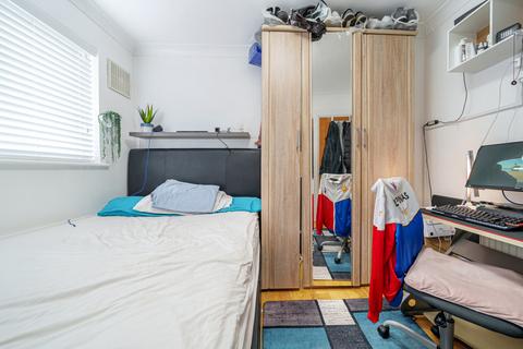 8 Waverley Close, Hayes, UB3 4AJ