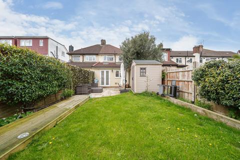8 Waverley Close, Hayes, UB3 4AJ
