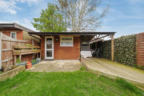 8 Waverley Close, Hayes, UB3 4AJ