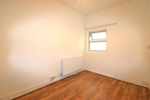 3 bedroom terraced house to rent, Upperton Road West, London E13