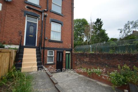2 bedroom end of terrace house to rent, Beechwood Row, Burley LS4