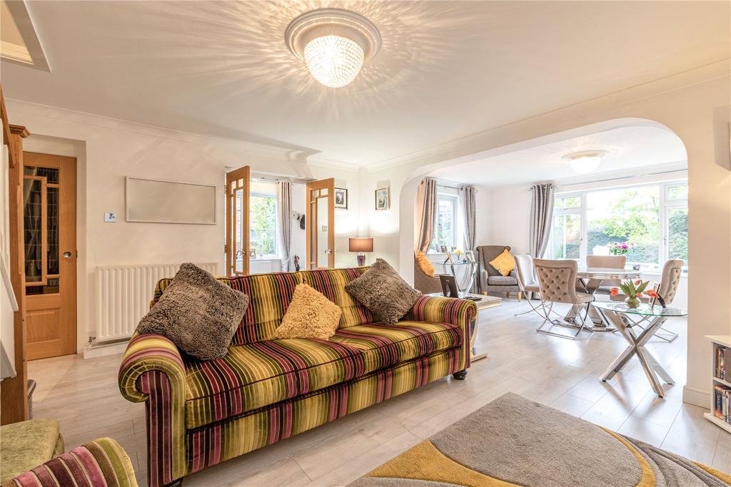 Rowtown, Surrey KT15 2 bed end of terrace house for sale £400,000