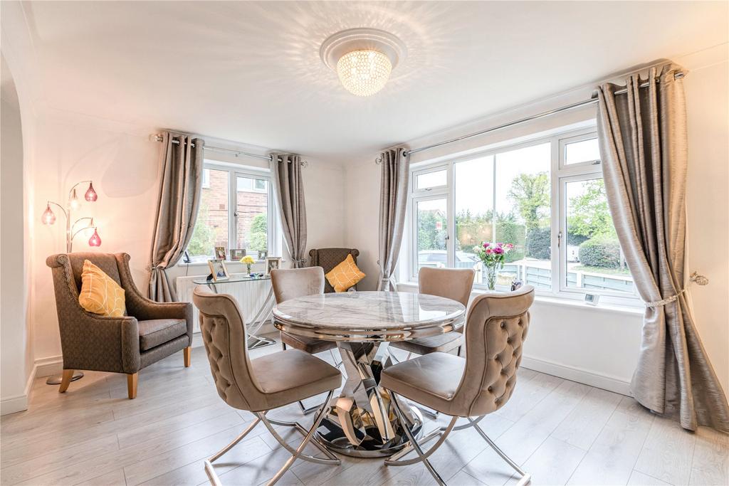 Rowtown, Surrey KT15 2 bed end of terrace house for sale £400,000