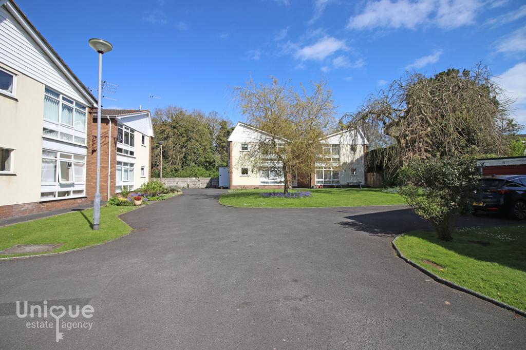 Lawsons Court, Lawsons Road... 2 bed apartment for sale £110,000