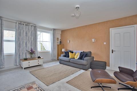 2 bedroom ground floor flat for sale, Augusta Gardens, Folkestone, CT20