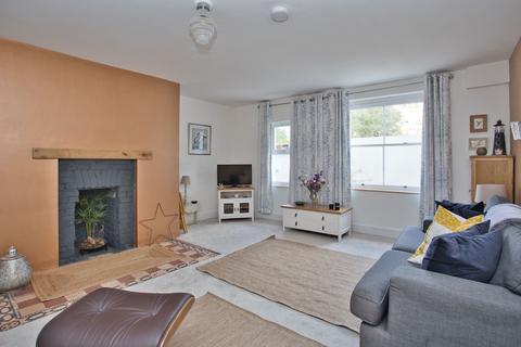 2 bedroom ground floor flat for sale, Augusta Gardens, Folkestone, CT20