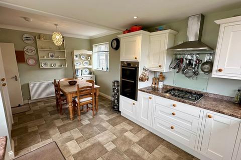 3 bedroom bungalow for sale, Walnut Tree Avenue, Hereford, HR2