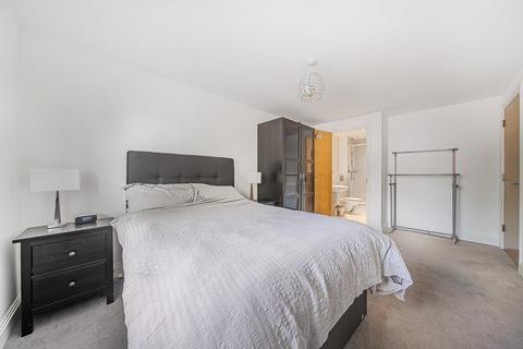2 bedroom apartment for sale, Perkins Gardens, Ickenham, Uxbridge