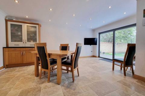 17 Covel Road, Sleaford, NG34 8BP