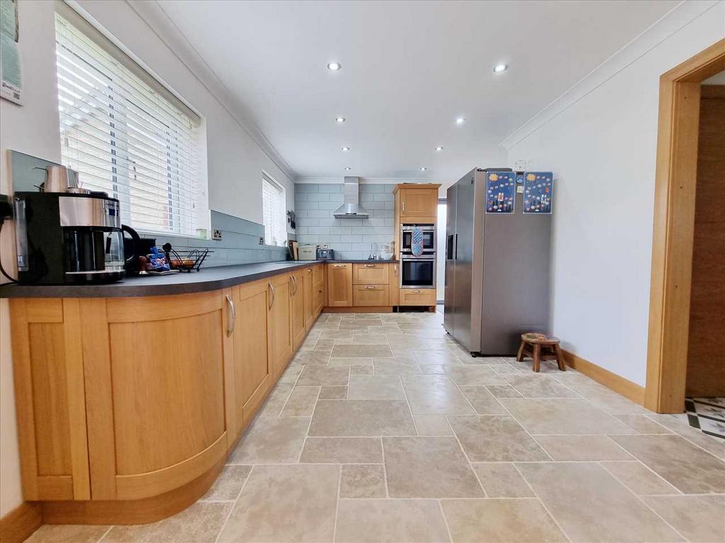 Living Kitchen: