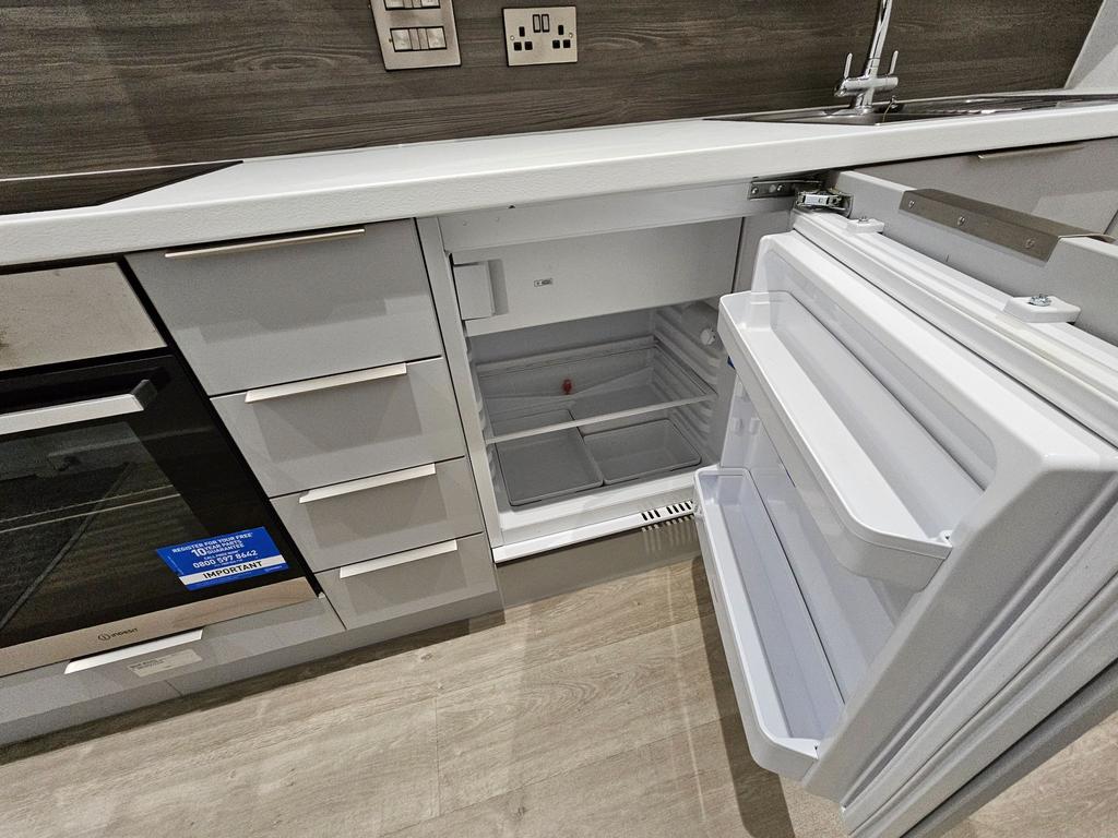 Fridge freezer