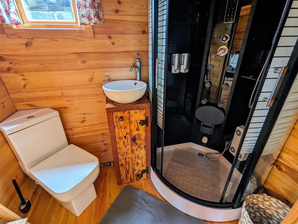 Summer House WC