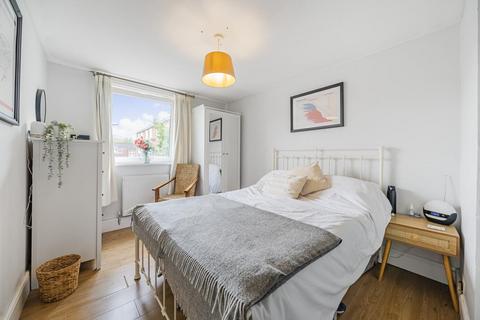 1 bedroom flat for sale, Silverthorne Road, Battersea
