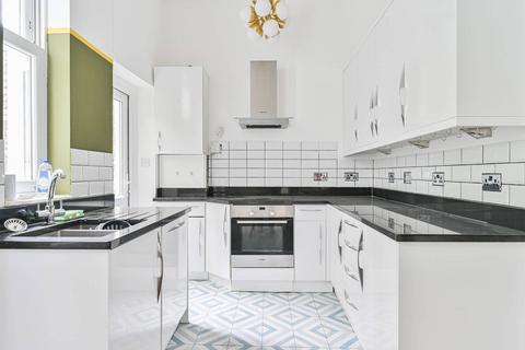 2 bedroom flat for sale, Stockwell Road, Brixton, London, SW9