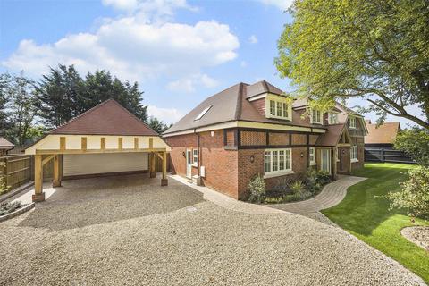 5 bedroom detached house for sale, Browninghill Green, Baughurst, Tadley, Hampshire, RG26