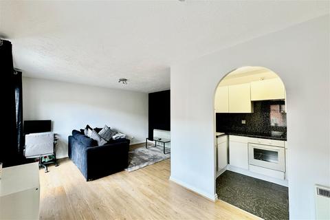 2 bedroom apartment for sale, Lock Keepers Court, Hull HU9