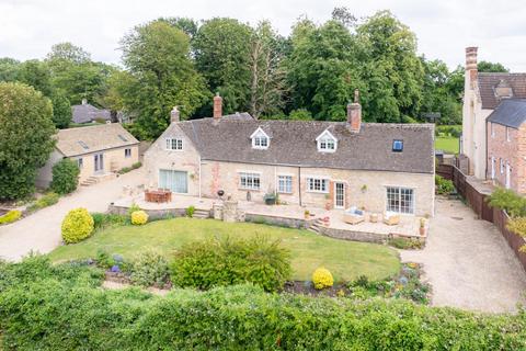 4 bedroom detached house for sale, Rodbourne, Malmesbury, Wiltshire, SN16.