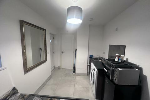 1 bedroom flat to rent, Annex Studio To Let - HP12