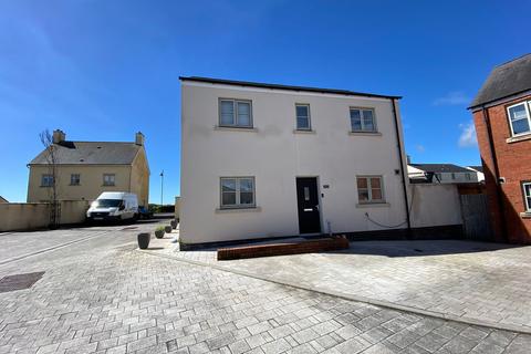 3 bedroom detached house for sale, Lle Crymlyn, Llandarcy, Neath.