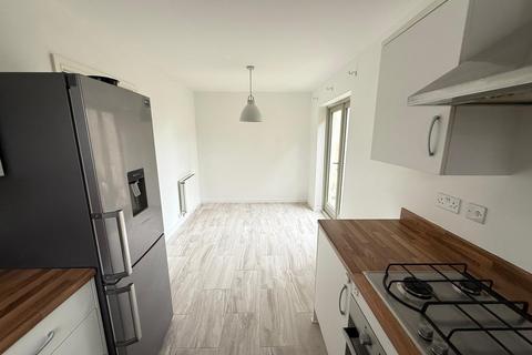 3 bedroom detached house for sale, Lle Crymlyn, Llandarcy, Neath.