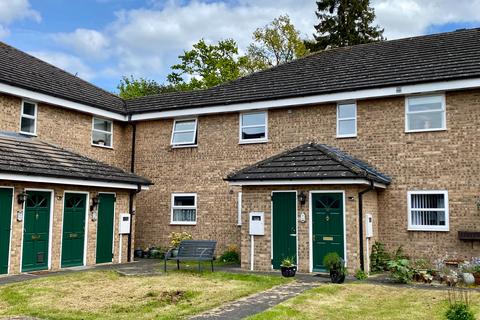 2 bedroom ground floor flat for sale, Arnoldfield Court, Gonerby Hill Foot, Grantham, NG31