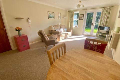 2 bedroom retirement property for sale, Arnoldfield Court, Gonerby Hill Foot, Grantham, NG31