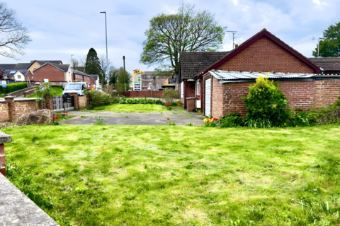 3 bedroom semi-detached bungalow for sale, High Street, Luton, Bedfordshire