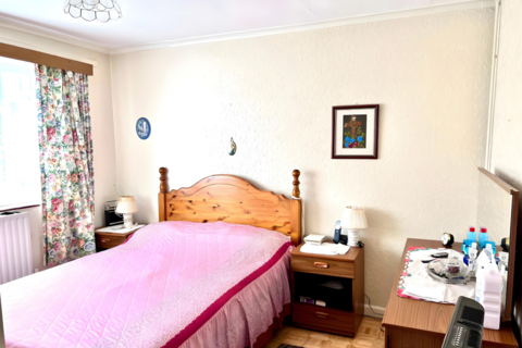 3 bedroom semi-detached bungalow for sale, High Street, Luton, Bedfordshire