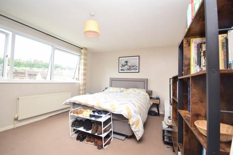 2 bedroom apartment to rent, Enbrook Road Sandgate CT20
