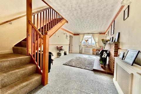 4 bedroom semi-detached house for sale, Manston Road, Sturminster Newton - A must see property