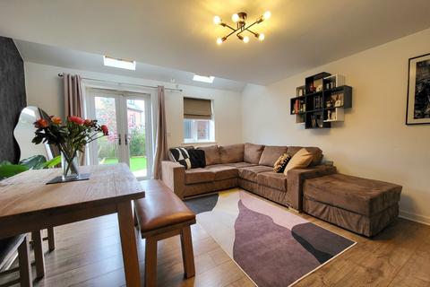 4 bedroom semi-detached house to rent, Harrow Drive, Heaton Moor, Stockport, SK4