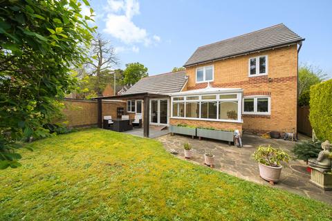 3 bedroom detached house for sale, Candlerush Close, Woking, GU22