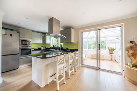 1 Candlerush Close, Woking, GU22 8AT