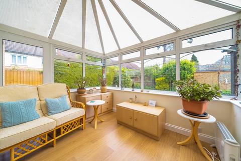 1 Candlerush Close, Woking, GU22 8AT