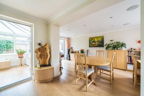 1 Candlerush Close, Woking, GU22 8AT