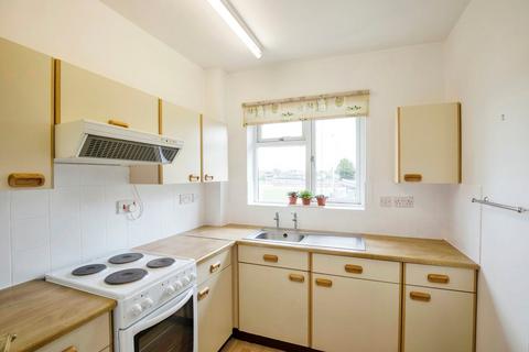 2 bedroom flat for sale, Wethered Road, Marlow SL7