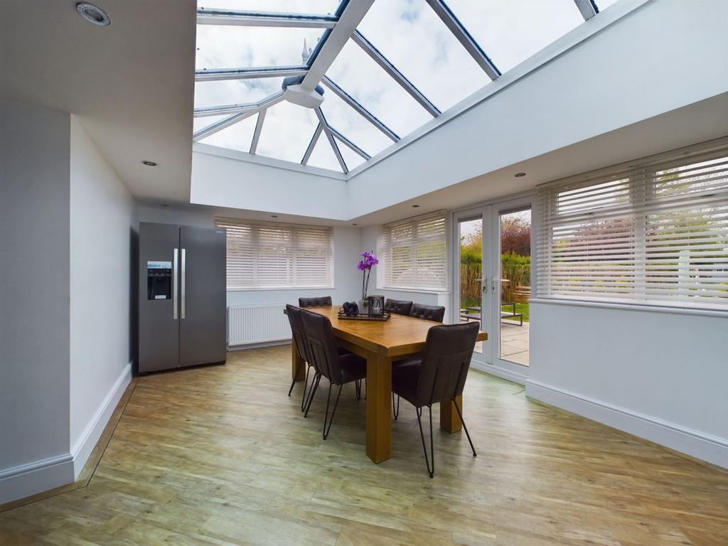 Dining/family room