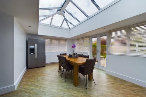 6 Lynton Avenue, Northampton, NN2 8LX