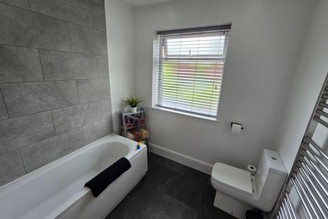 6 Lynton Avenue, Northampton, NN2 8LX